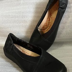 EARTH SPIRIT Cloud Ease Maci Black Faux Leather Slip On Comfort Shoes Size 11